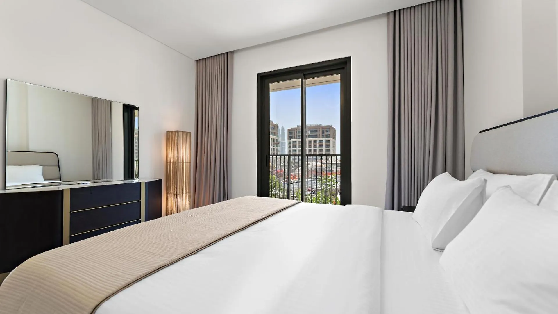 3Br Central Park, Prime Dubai Location