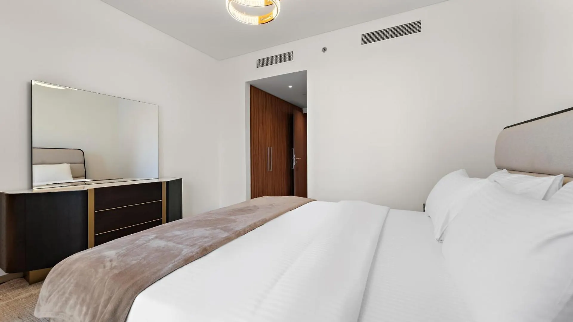 3Br Central Park, Prime Dubai Location 0*,